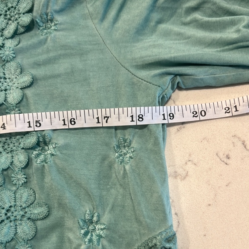 POL, Grace Floral Embroidery Embellished Top, Soft,Relaxed, Green, EUC, Size XS - Picture 12 of 13